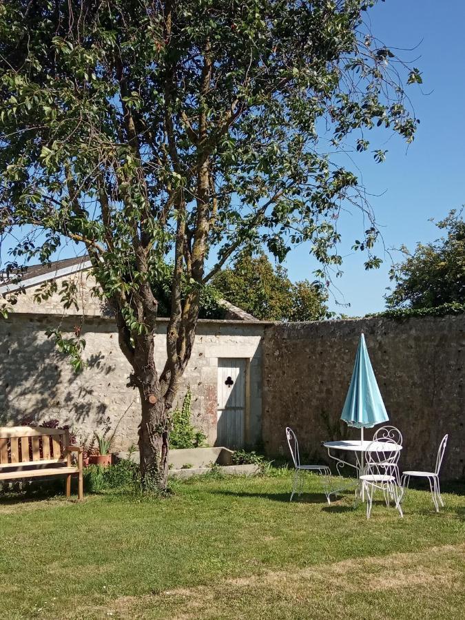 Les Mariesis Bed and Breakfast Osmanville Εξωτερικό φωτογραφία